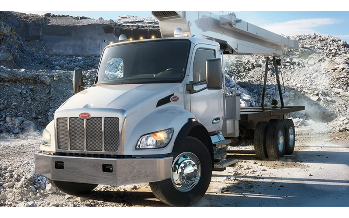 Peterbilt 548