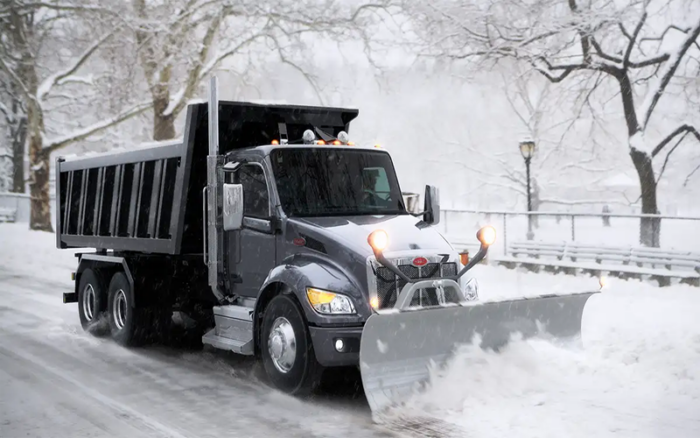 Peterbilt 548