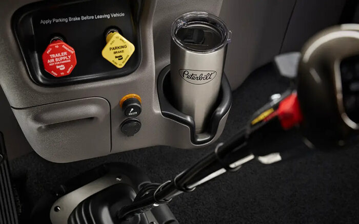 Peterbilt 365 - Image 9